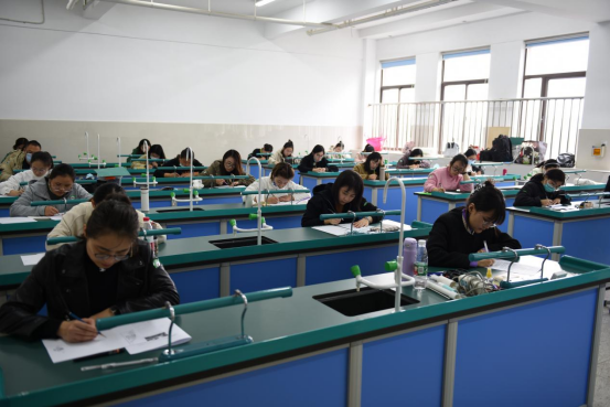 2022年连云港市中小学美术、书法教师技能比赛在灌南县实验中学举行